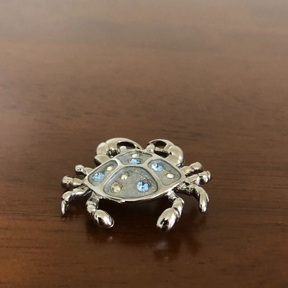 Vintage Silver Tone Rhinestone Crab Brooch Pin. - Picture 11 of 11